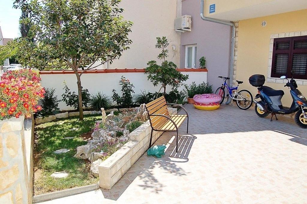 Apartment In Privlaka With Terrace, Air Conditioning, Wi-Fi, Washing Machine Екстер'єр фото